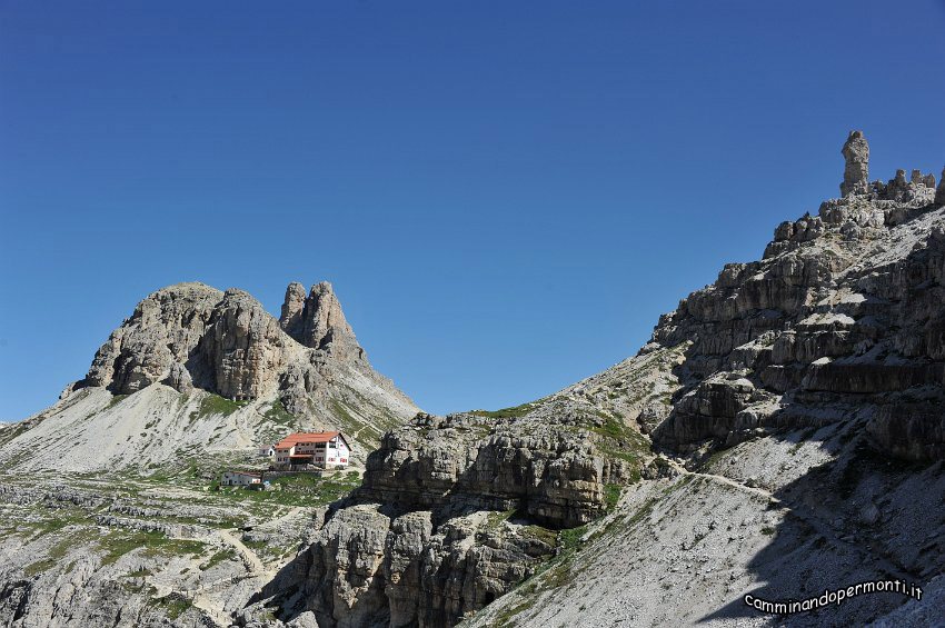 114 Rifugio Locatelli.JPG